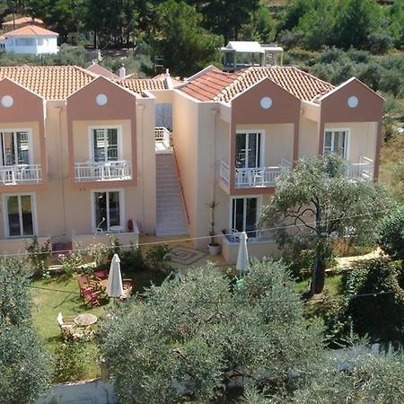 Aparthotel Amarilia à Skala Rachoni  Extérieur photo