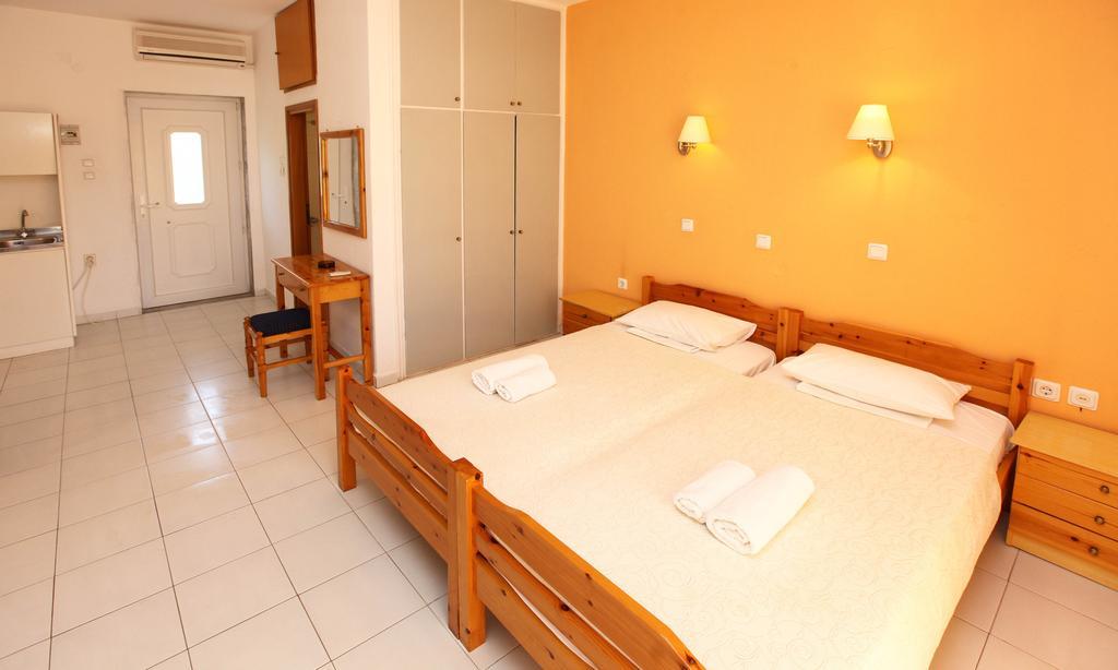 Aparthotel Amarilia à Skala Rachoni  Extérieur photo