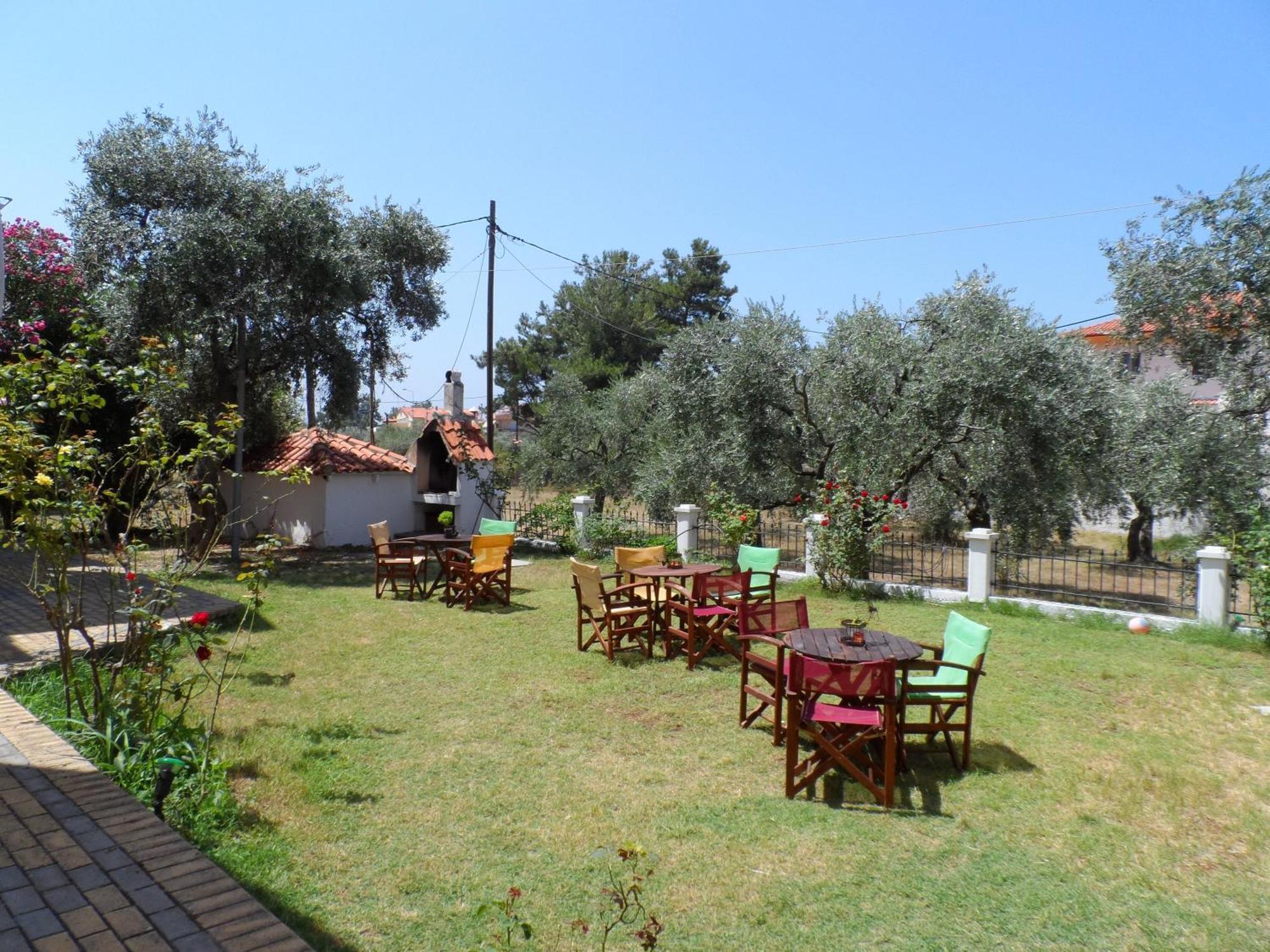 Aparthotel Amarilia à Skala Rachoni  Extérieur photo