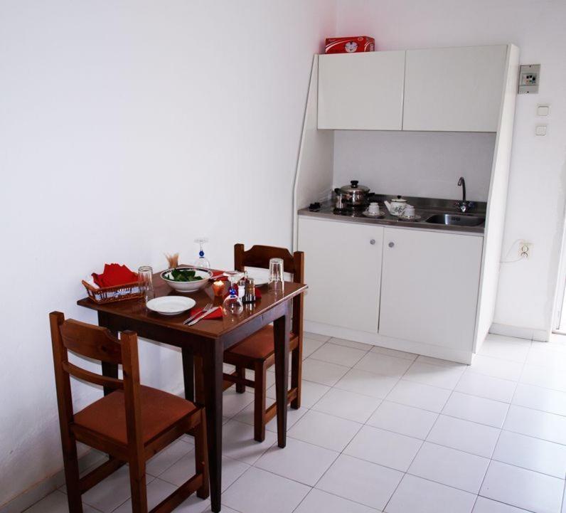 Aparthotel Amarilia à Skala Rachoni  Chambre photo