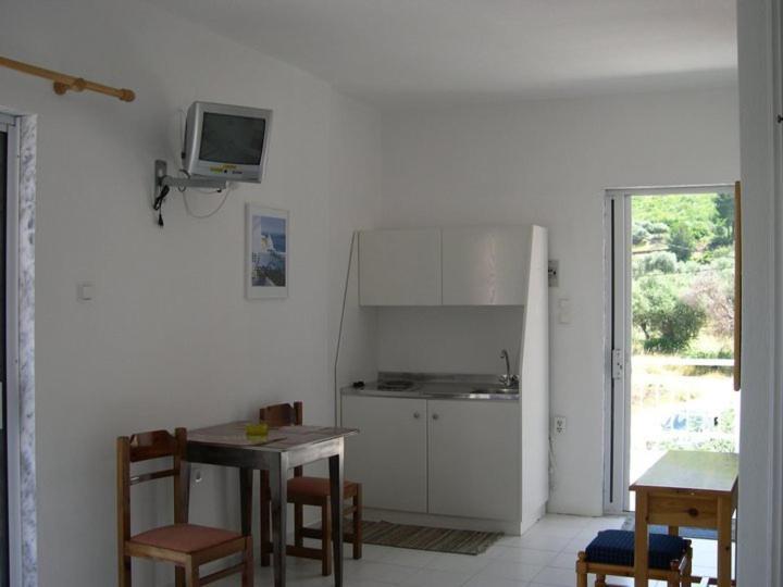 Aparthotel Amarilia à Skala Rachoni  Chambre photo