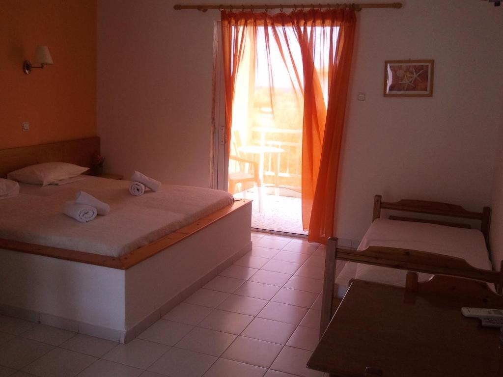 Aparthotel Amarilia à Skala Rachoni  Extérieur photo