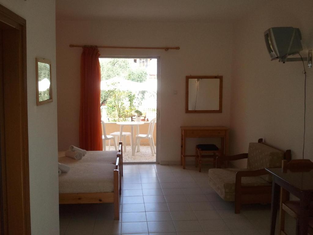 Aparthotel Amarilia à Skala Rachoni  Extérieur photo